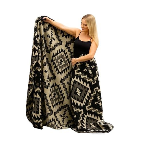 Knit blankets and throws